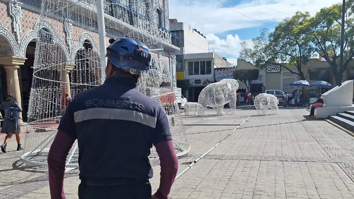 Personal de Protección Civil y Bomberos de Tehuacán activaron los protocolos de seguridad para revisar los inmuebles de la ciudad